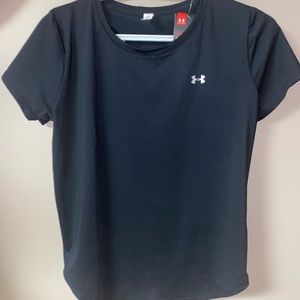 Black under armour shirt